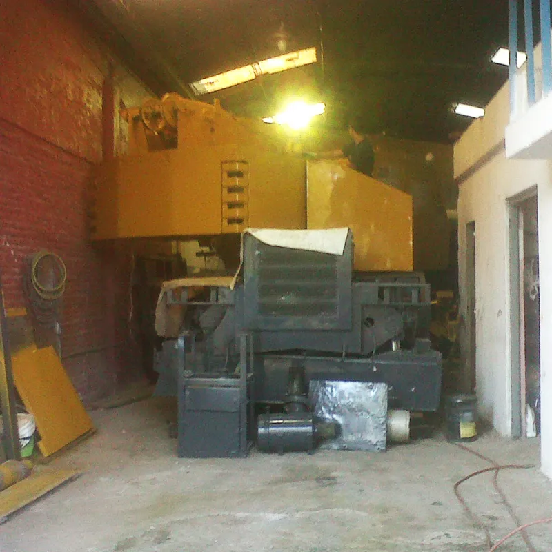 Pintura integral de grúa Kobelco